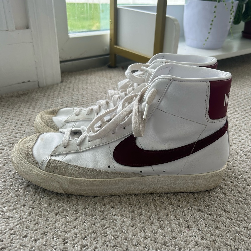 Nike blazers white and red size 10